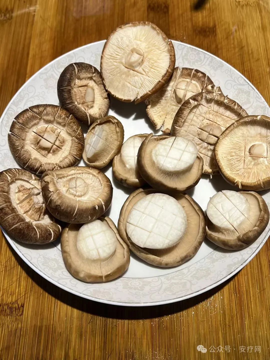 【安友食谱】招财进宝（酱汁素鲍鱼）-图片2